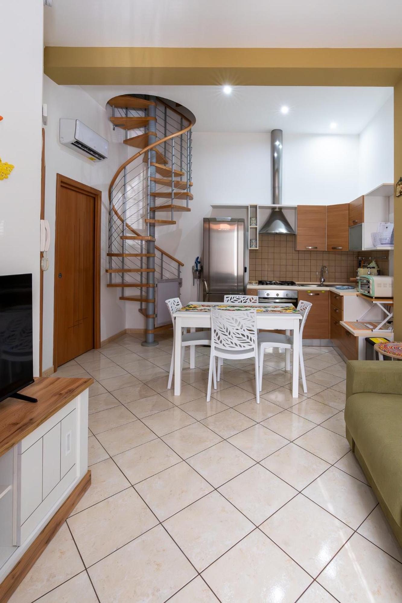 Casa Vacanze Ines Latiano Extérieur photo
