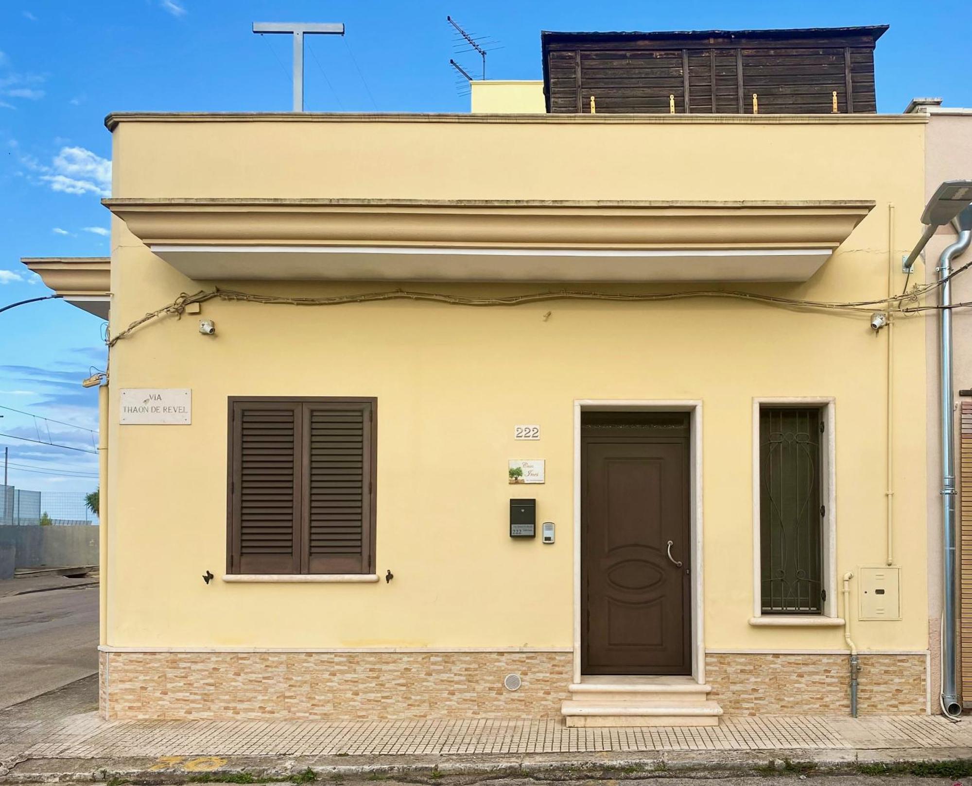 Casa Vacanze Ines Latiano Extérieur photo